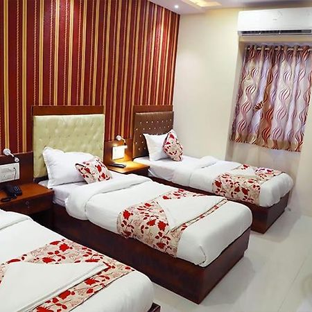 Hotel Golden Hayyath Inn Мумбаї Екстер'єр фото