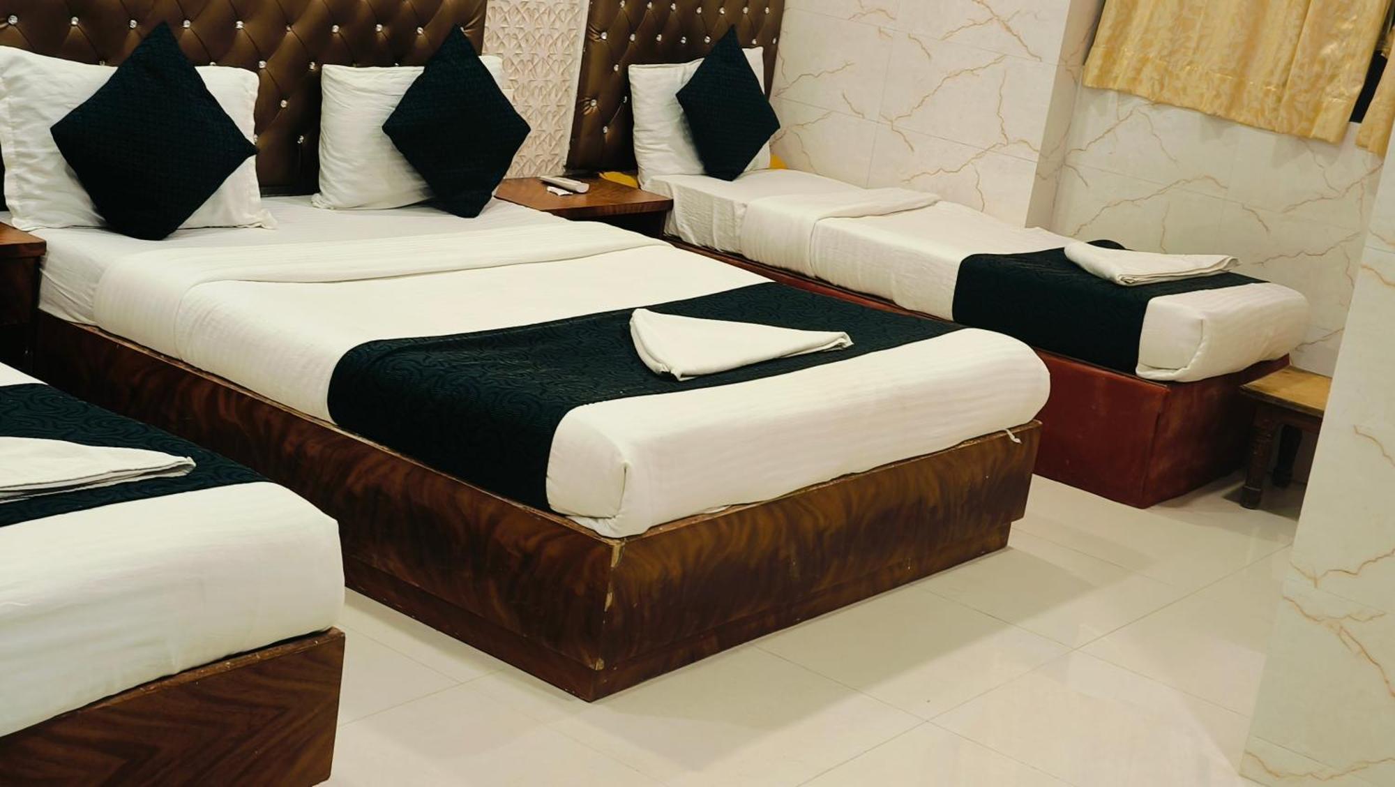 Hotel Golden Hayyath Inn Мумбаї Екстер'єр фото