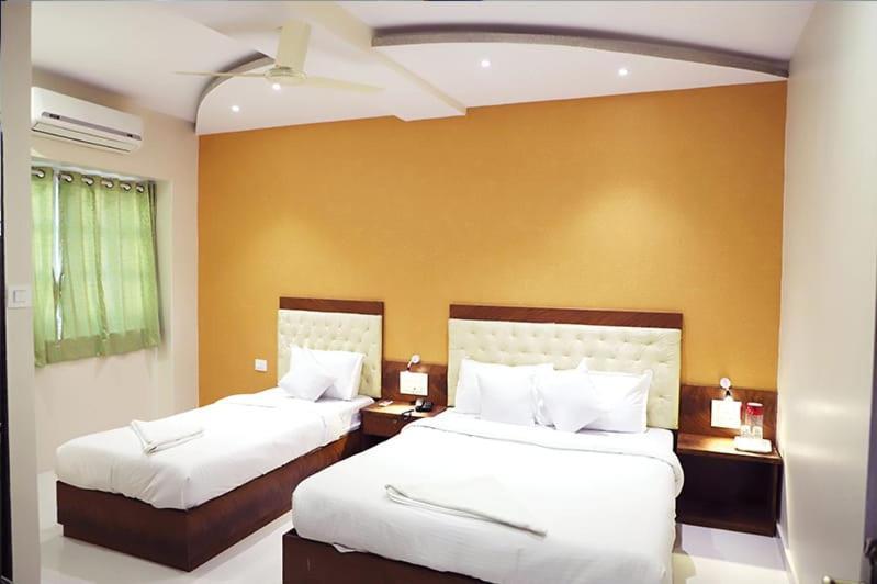 Hotel Golden Hayyath Inn Мумбаї Екстер'єр фото