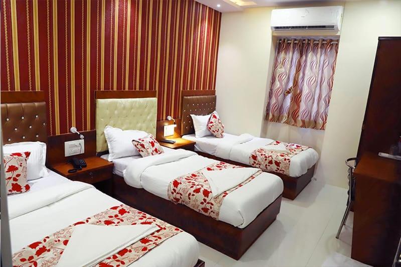 Hotel Golden Hayyath Inn Мумбаї Екстер'єр фото